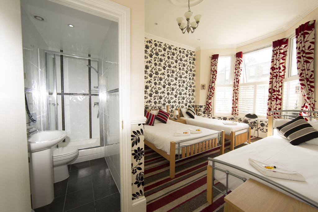 Royal London Hotel By Saba Room photo
